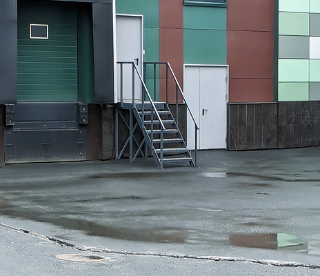 Двери в торговом комплексе Двери в торговом комплексе