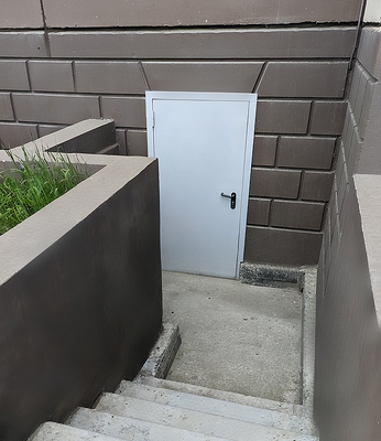 Дверь в ИТП Дверь в ИТП