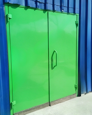 Двупольная зеленая дверь Двупольная зеленая дверь