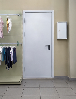 В магазине одежды В магазине одежды