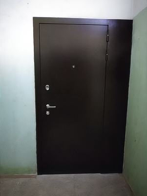 Дверь с боковым расширением Дверь с боковым расширением