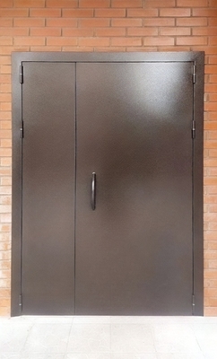 Коричневая подъездная дверь Коричневая подъездная дверь