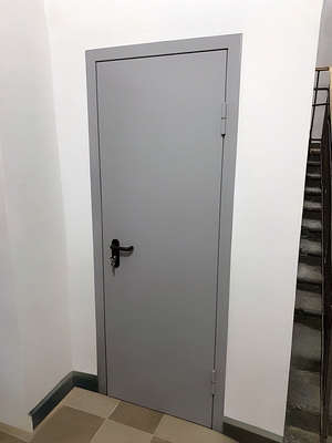 Дверь в узкий проем