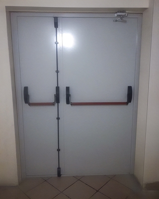 Полуторная дверь антипаника Полуторная дверь антипаника