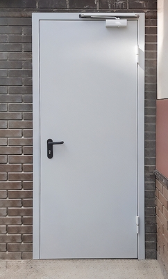 Стандартная дверь ei-60 с доводчиком