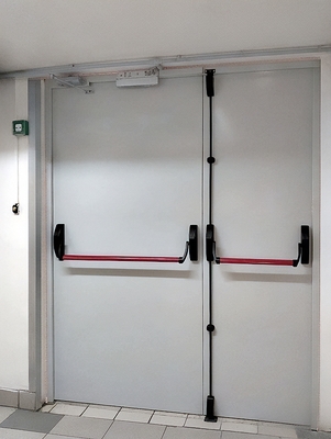 Дверь с ручками push-bar Дверь с ручками push-bar