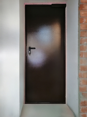 Внутренняя сторона двери Внутренняя сторона двери