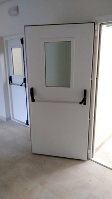 Двери антипаника со стеклом Двери антипаника со стеклом