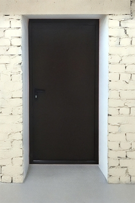 Темно-коричневая дверь Темно-коричневая дверь