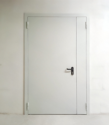 Белая глухая дверь Белая глухая дверь