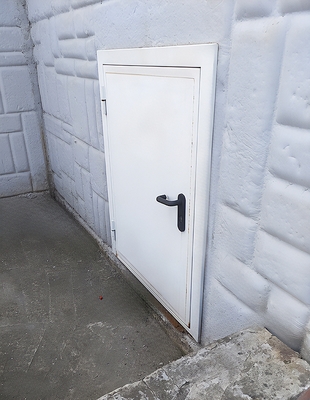 Белый квадратный люк Белый квадратный люк