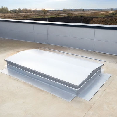 Люк с крышкой Люк с крышкой