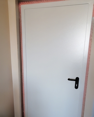 Внутренняя сторона двери Внутренняя сторона двери