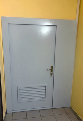 Нестандартная дверь с вентиляцией Нестандартная дверь с вентиляцией