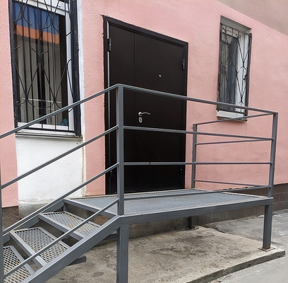 Глухая полуторная дверь