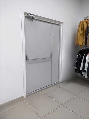 Дверь с ручкой «push-bar» Дверь с ручкой «push-bar»