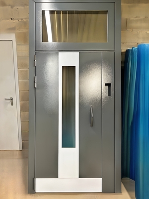 Дверь в подъезд со стеклом Дверь в подъезд со стеклом