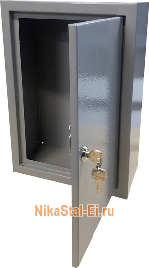Металлический электрошкаф на замке Металлический электрошкаф на замке