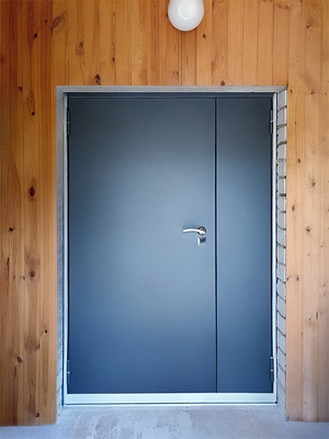 Полуторапольная стальная дверь Полуторапольная стальная дверь