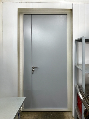 Полуторная техническая дверь Полуторная техническая дверь