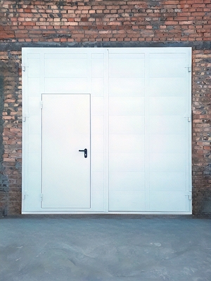 Противопожарные ворота с дверью